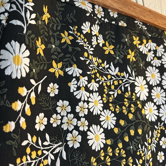 LOFT Outlet Floral Daisy Mini Skirt - Picture 3 of 7